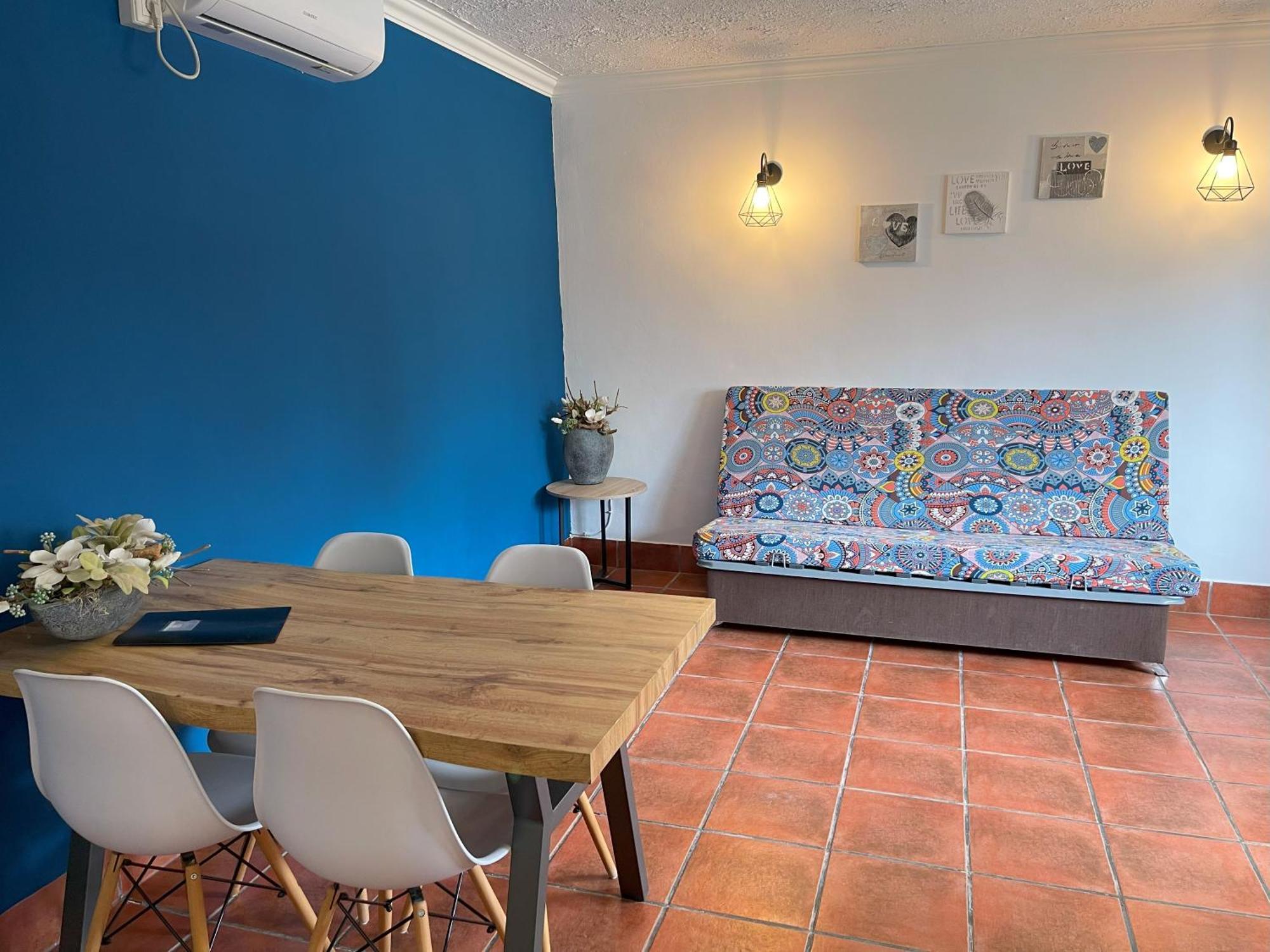 La Casa De Familia Bed & Breakfast Malaga Exterior photo
