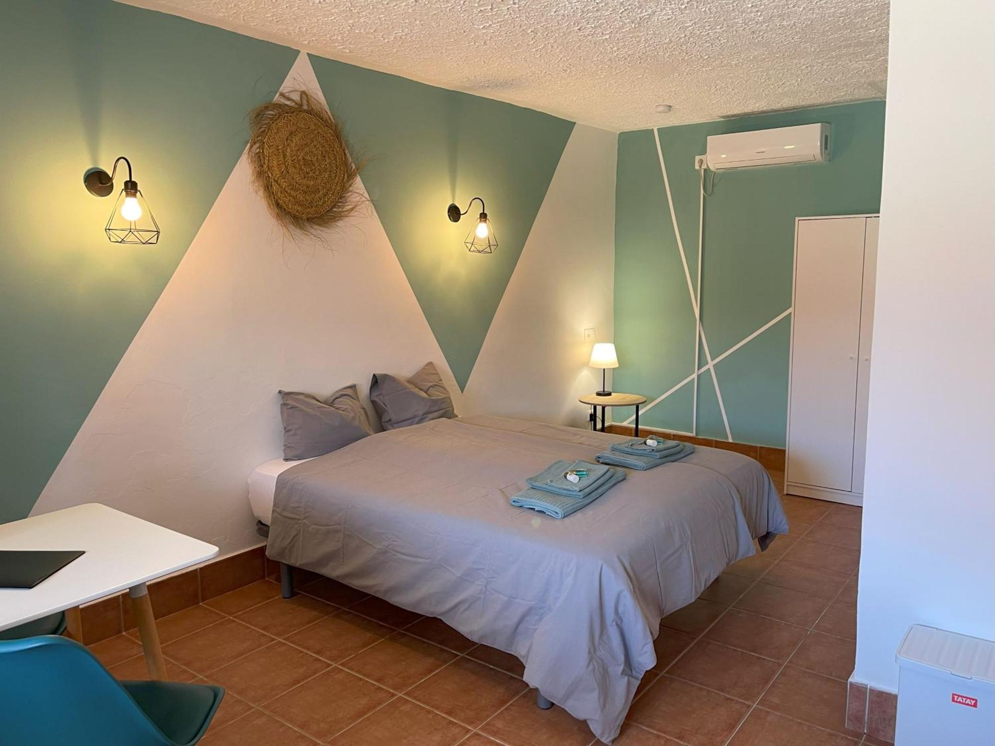 La Casa De Familia Bed & Breakfast Malaga Exterior photo