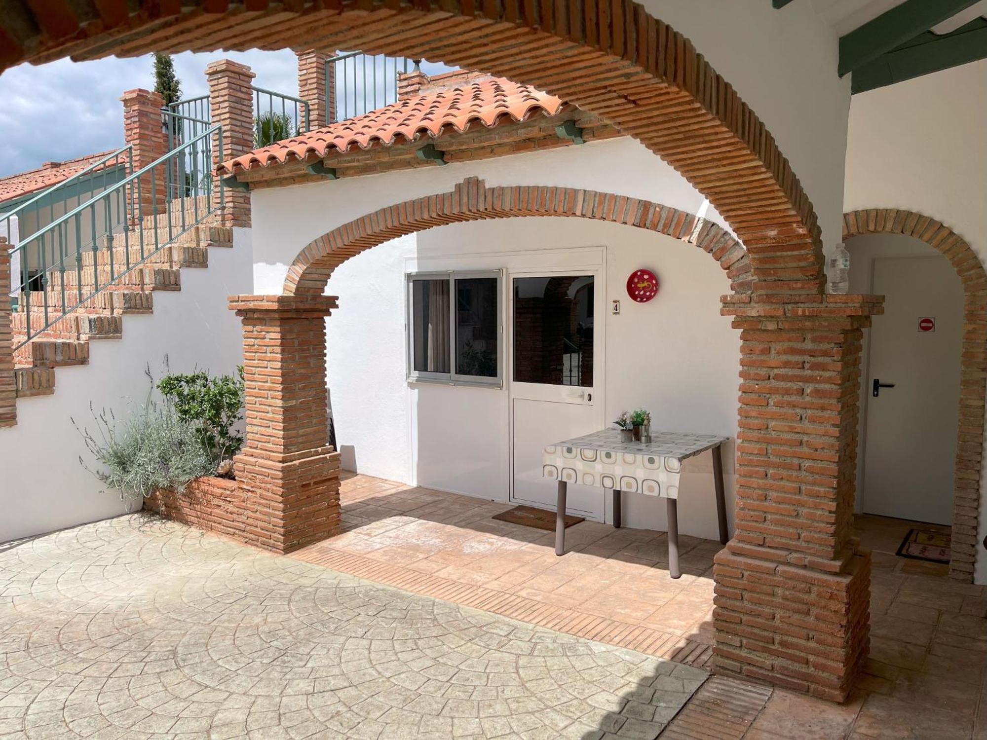 La Casa De Familia Bed & Breakfast Malaga Exterior photo