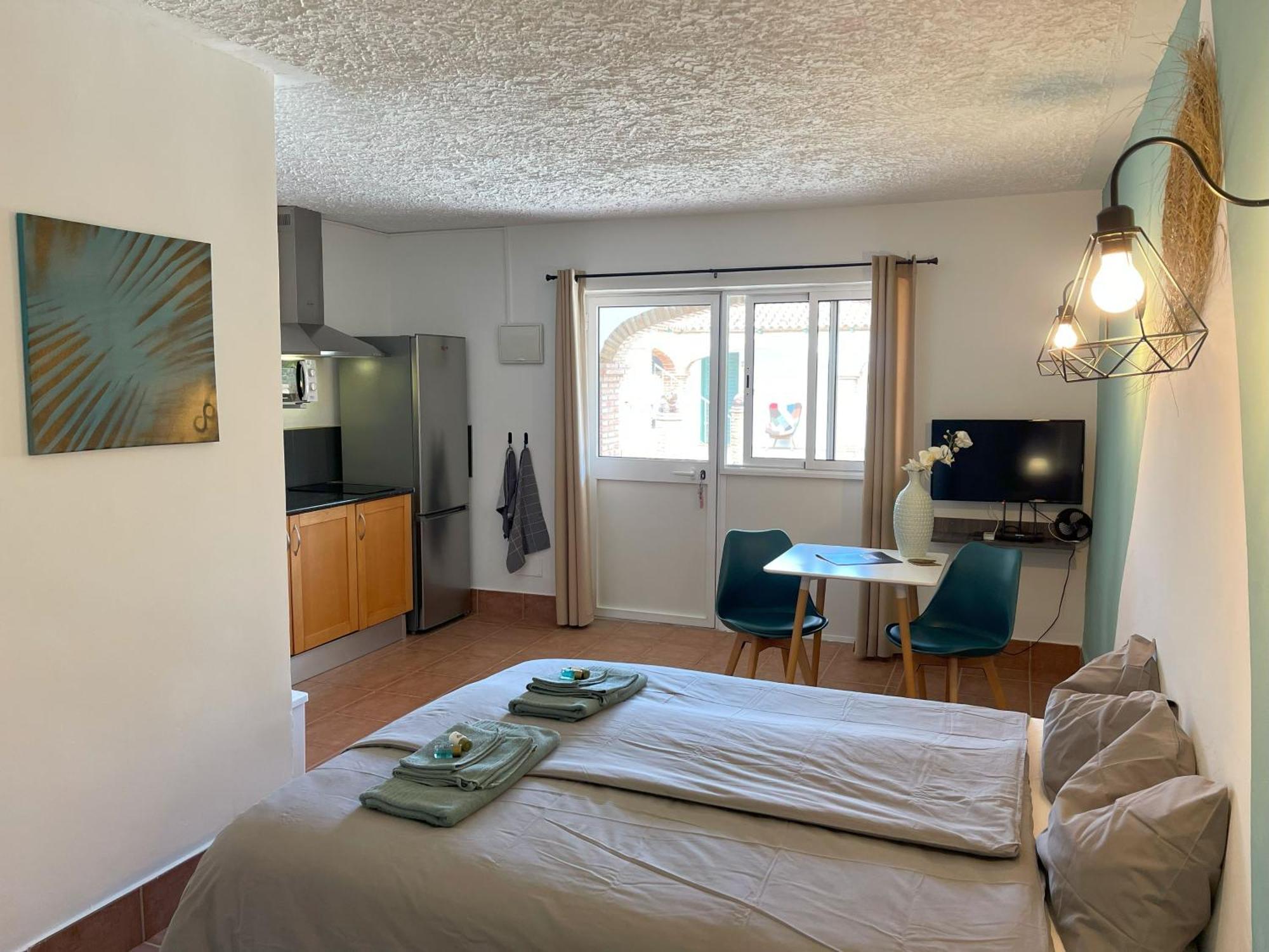 La Casa De Familia Bed & Breakfast Malaga Exterior photo