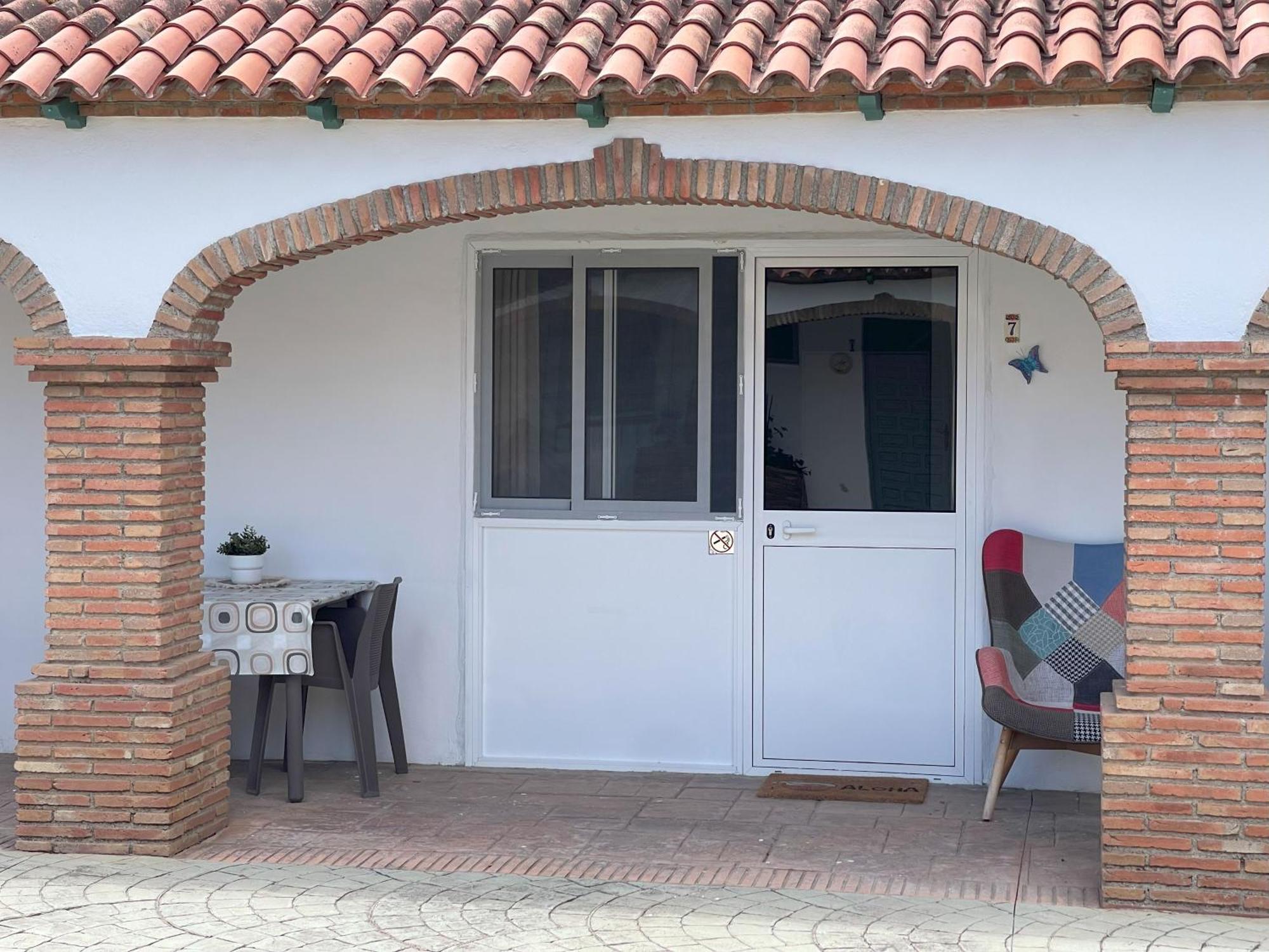 La Casa De Familia Bed & Breakfast Malaga Exterior photo