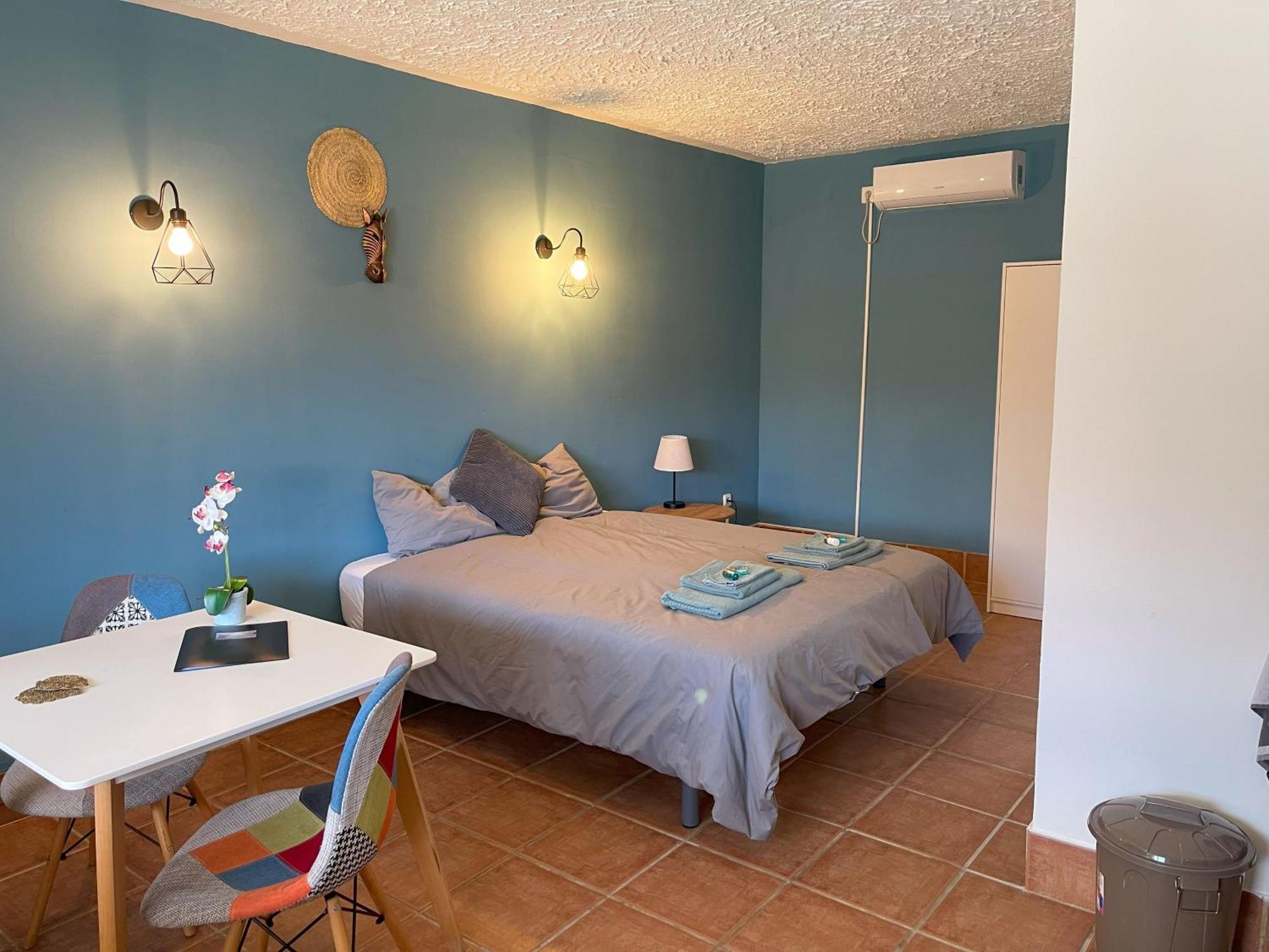 La Casa De Familia Bed & Breakfast Malaga Exterior photo