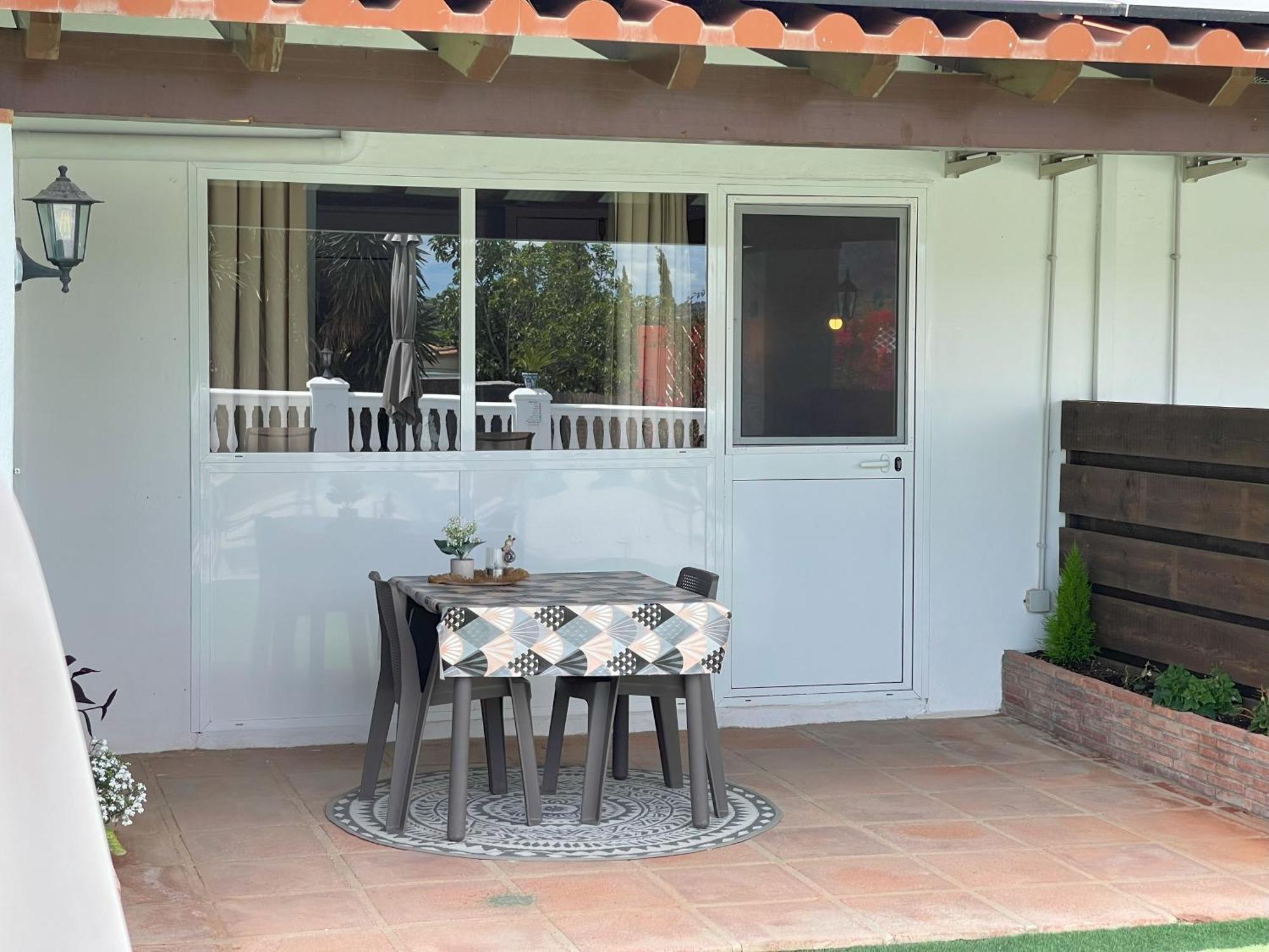 La Casa De Familia Bed & Breakfast Malaga Exterior photo