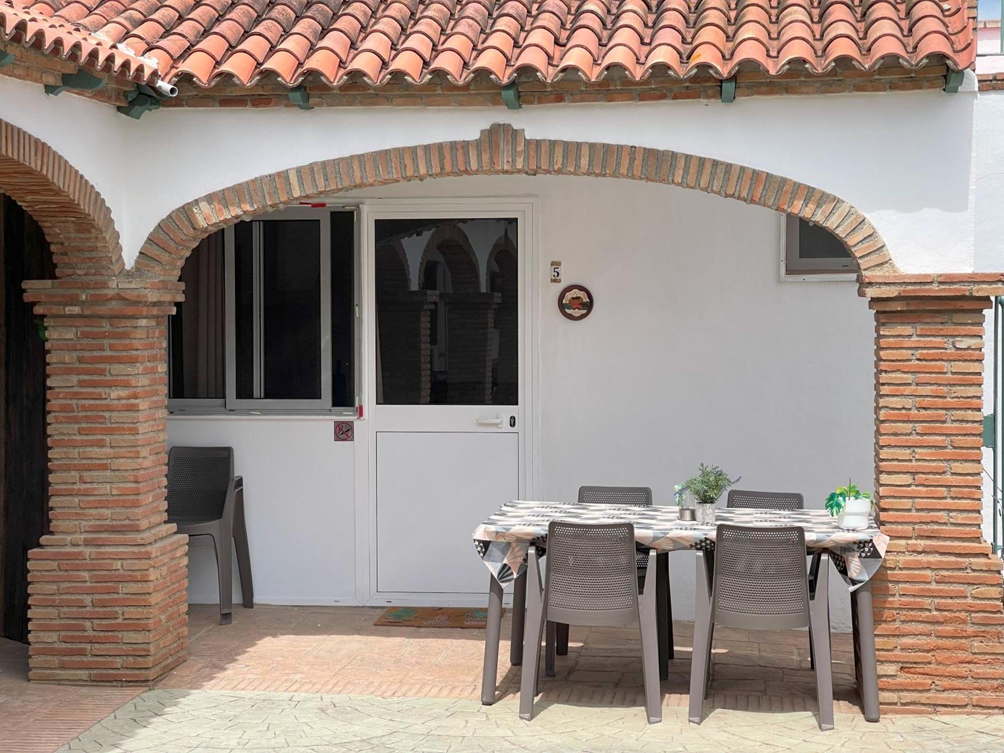 La Casa De Familia Bed & Breakfast Malaga Exterior photo