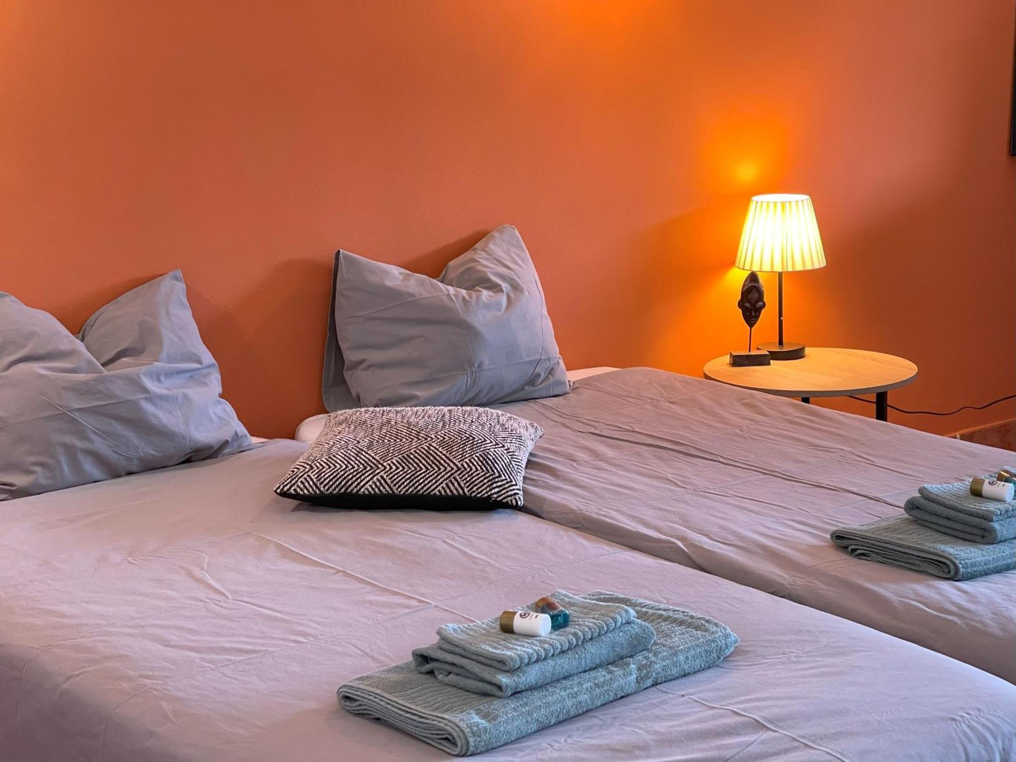 La Casa De Familia Bed & Breakfast Malaga Exterior photo